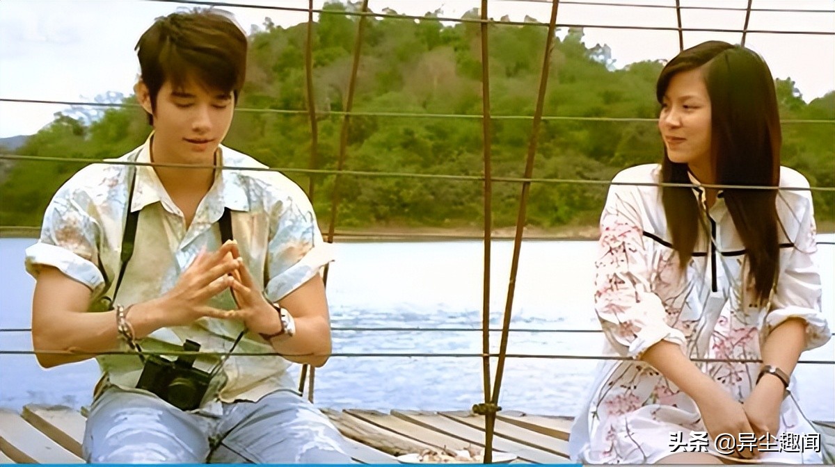 《初恋那件小事》学长帅气爆红，33岁熟男被封泰国金城武近照曝光