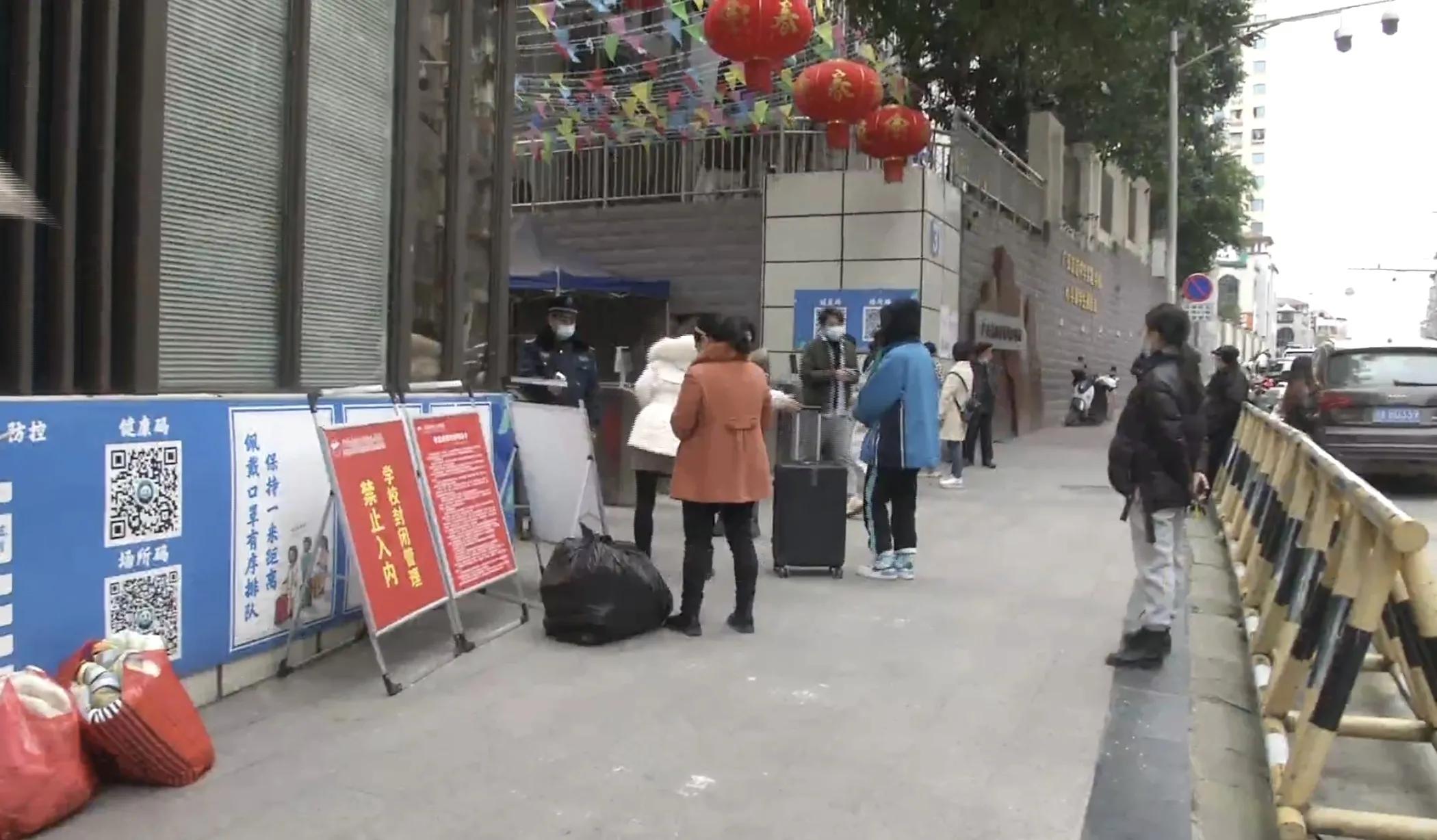 开学第一天 广安友谊中学实验学校井然有序