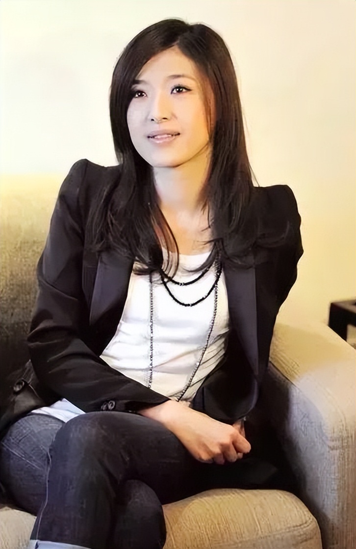 苏慧伦:20岁发第一张专辑,经历三段失败的感情,44岁嫁给爱情