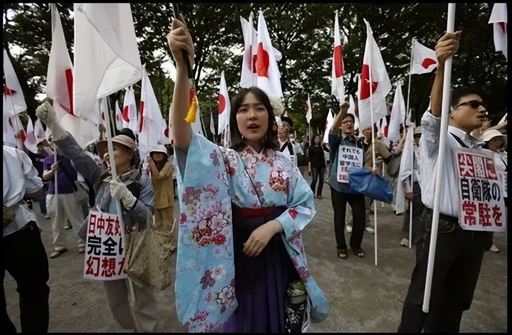 韩日世界杯为什么不惩罚韩国(2011年，刘强火烧靖国神社后，他为什么选择去韩国而非回国？)