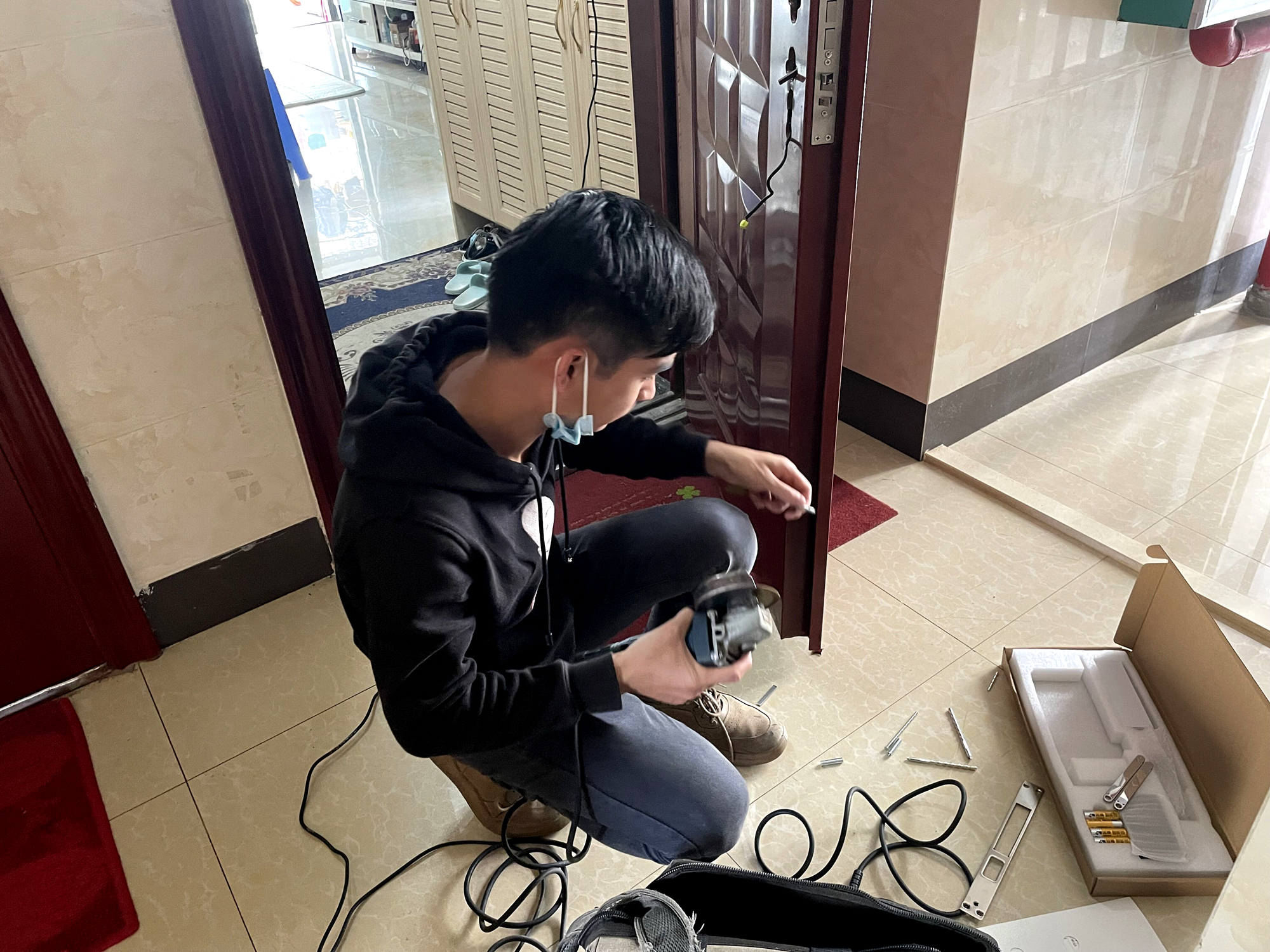 老人小孩都可以用，指静脉识别+猫眼可视鹿客S50M智能锁