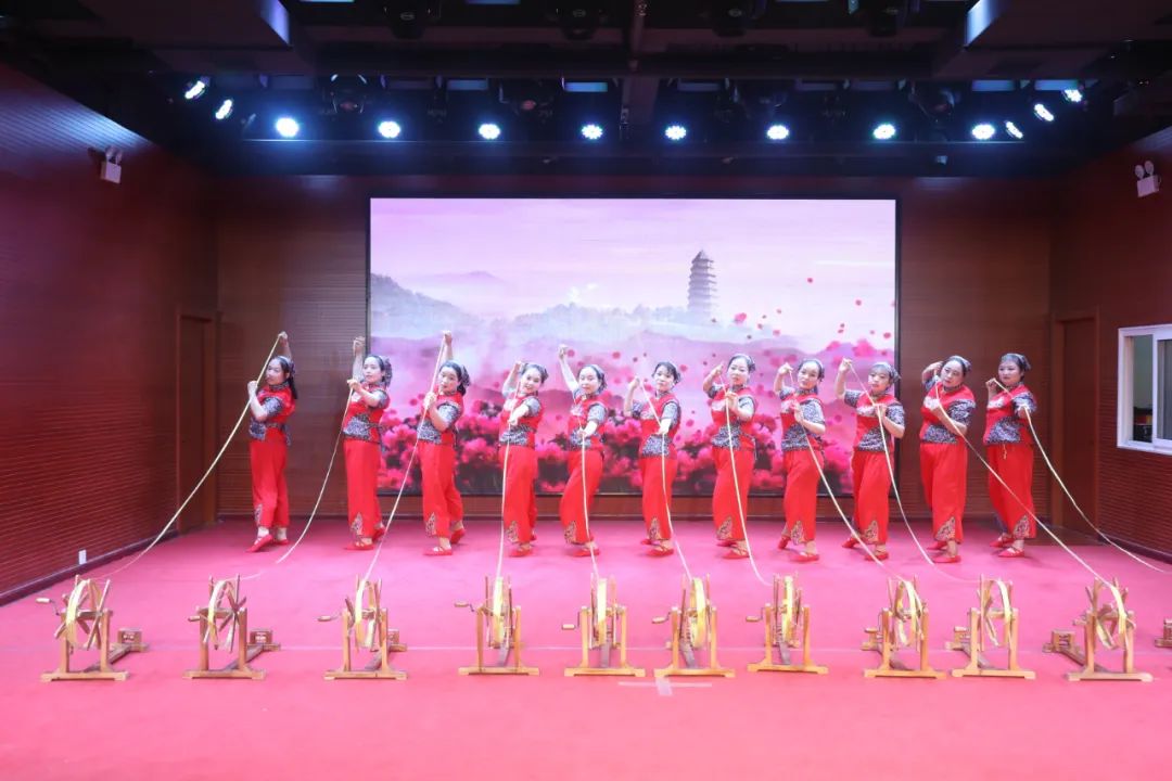合陽縣文化館舉辦慶祝“六一”兒童節(jié)暨“2022·向新春”青少年書畫展頒獎活動