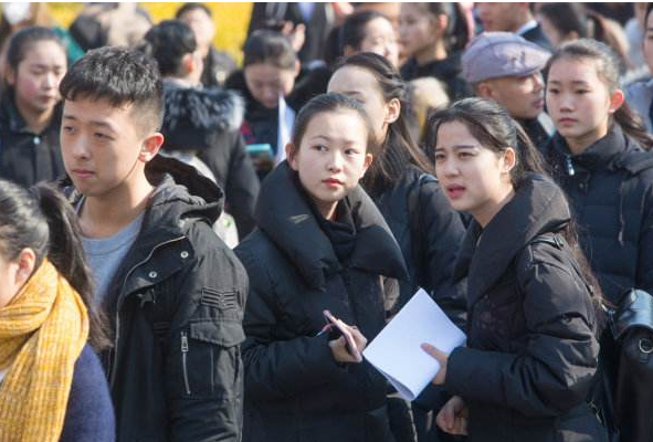 高考美图片（2021浙江传媒艺考现场图曝光）