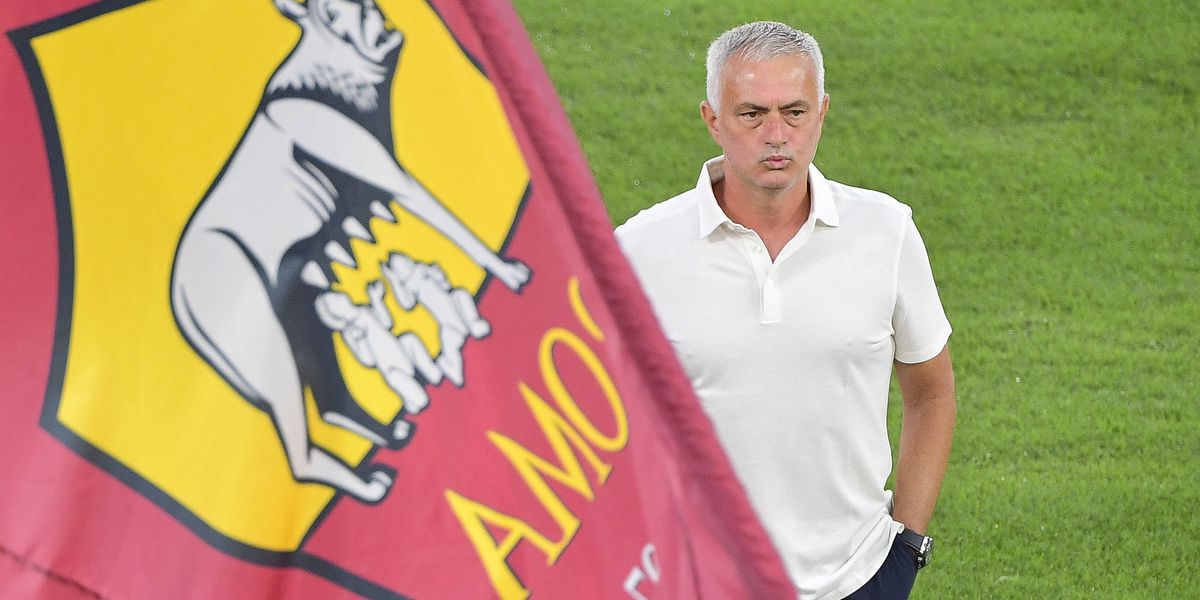 欧协杯被低估了 可以看到这个冠军对穆里尼奥有多重要)