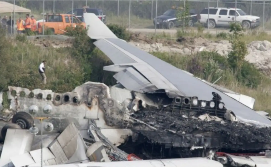 中国飞机失踪(桂林空难事件，客机离奇坠毁133人遇难，尸体却全部失踪)