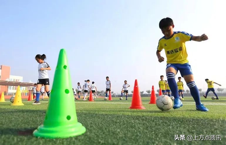 “区长杯”校园足球联赛，青岛通济实验学校蝉联三冠！