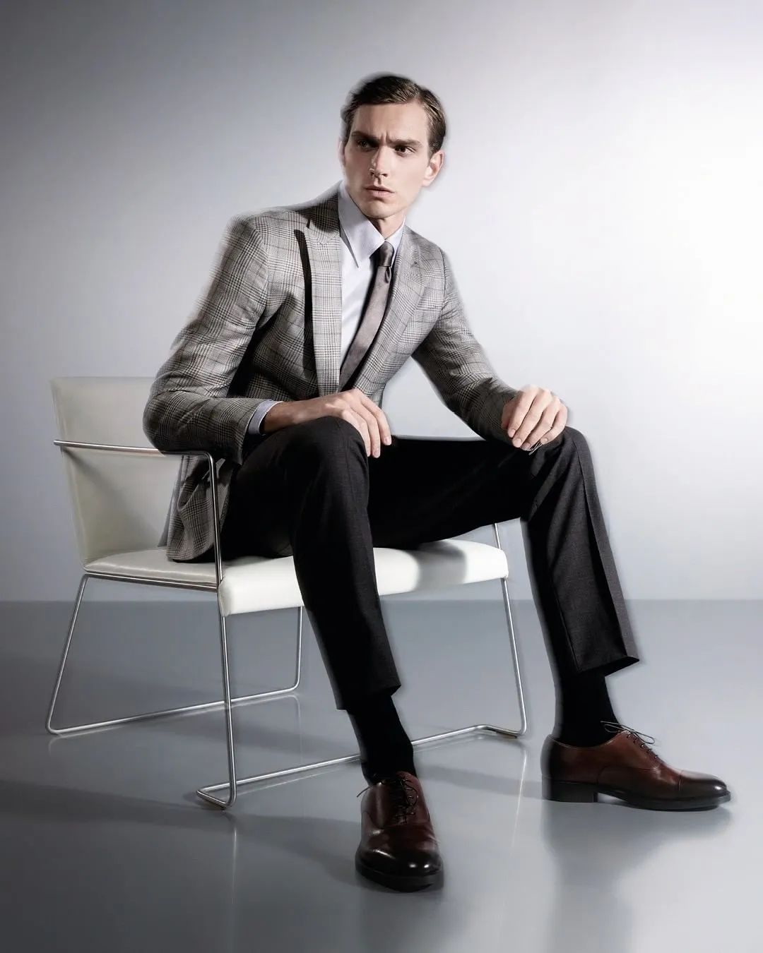 giorgio armani 的最新男模特,这颜值羡慕了