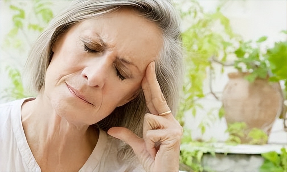 什么人老了容易得痴呆？这9类人或许在名单上，希望没有你