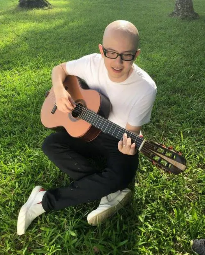 歌手平安:曾是"央视宠儿",5登春晚,隐婚生子,如今怎样了?