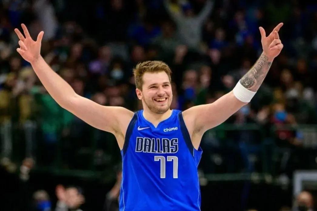 篮球比赛上场人数有多少人（美媒将30支球队观看主场比赛的平均球迷数量分档，仅2支球队超2万）