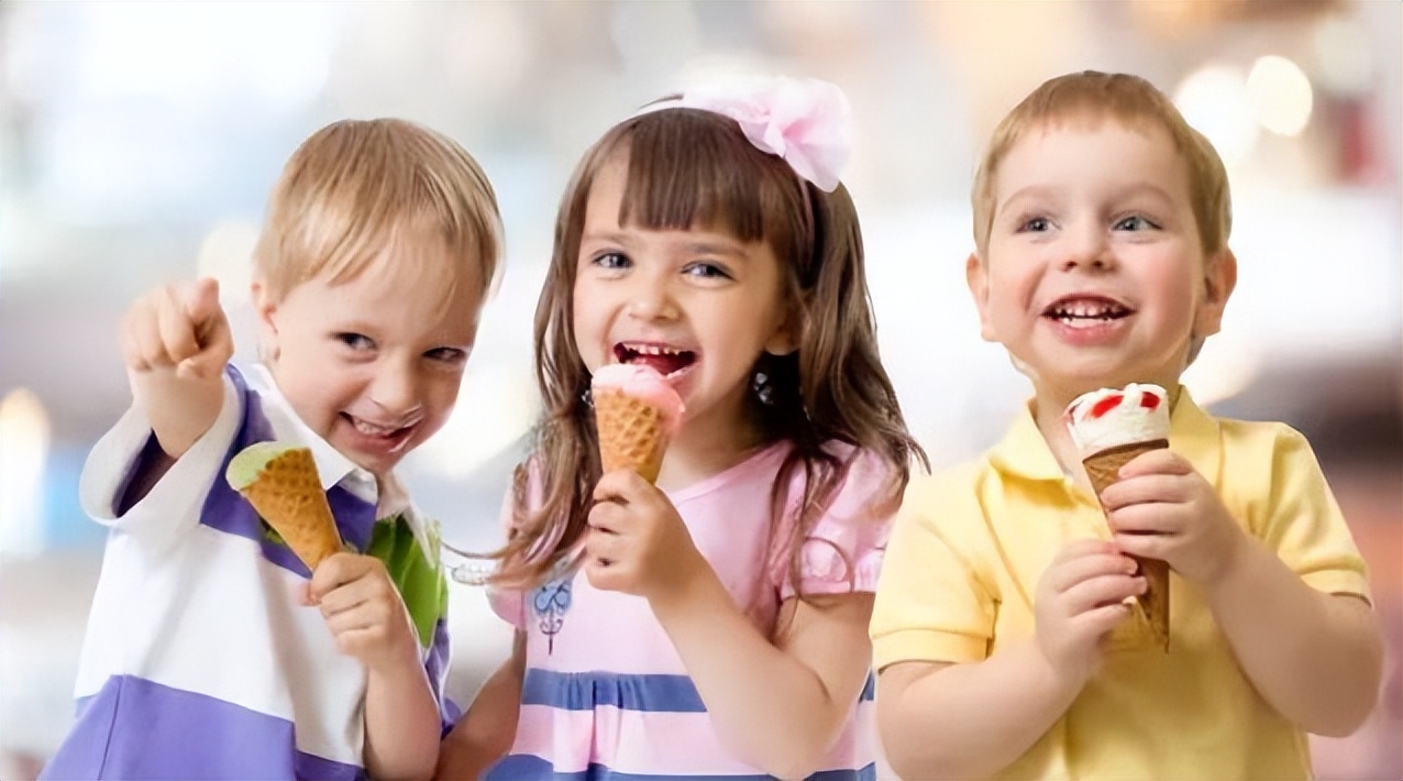 从小被允许吃冷饮的孩子，与被父母限制的孩子，3个方面差距大