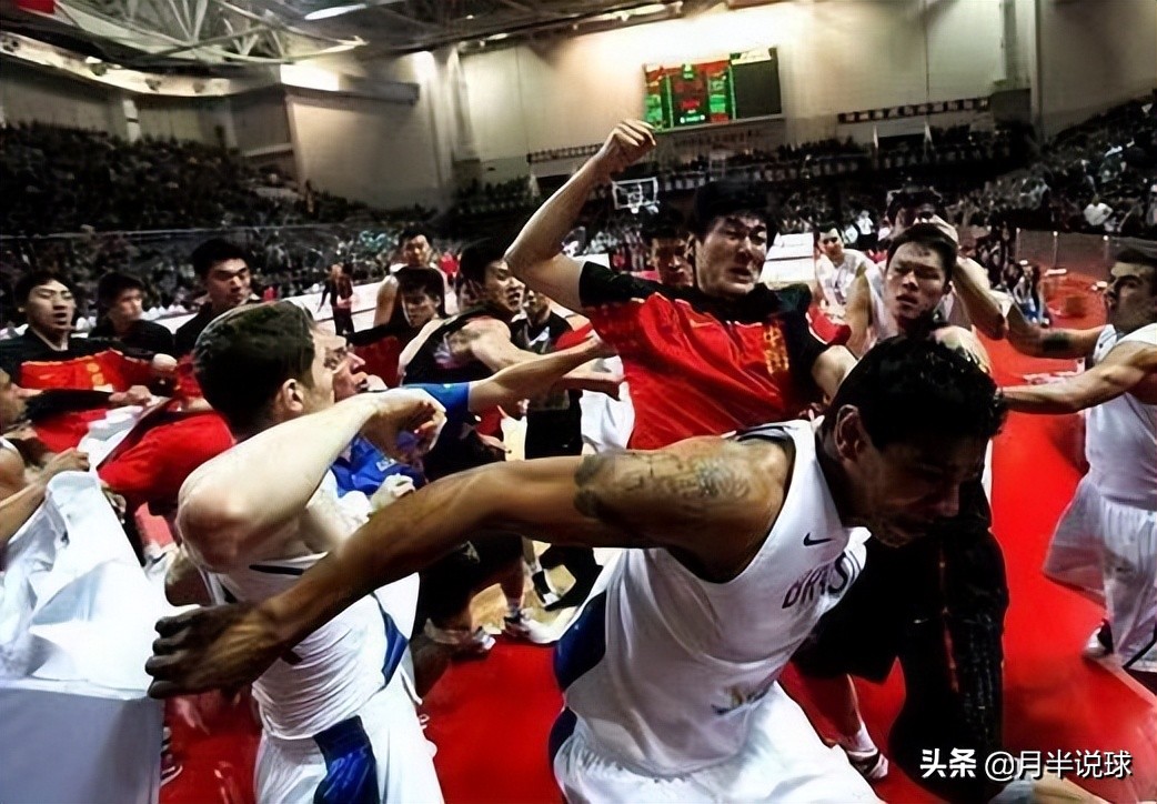 2010年男籃亞運會（為張慶鵬出頭，軍體拳打退巴西，回顧朱芳雨2010年球場打架事件）