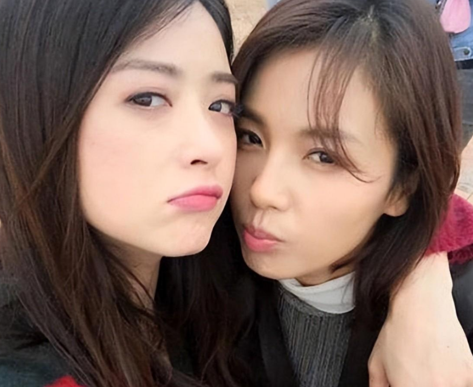 韩红说的没错!"我行我素"的蒋欣,已走上了另一条大道