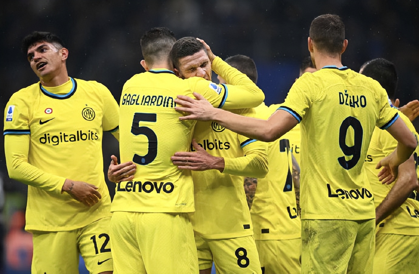 意甲ac米兰vs国际米兰（5分钟2球，3-2！国米大逆转，反超尤文+米兰攀升第三，张康阳见证）-华海博客