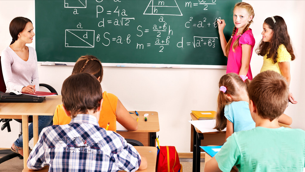 如果你是中小学老师，有再次选择职业的机会，你还会当老师吗？