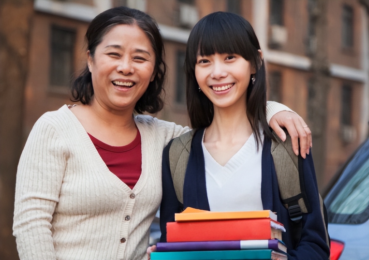 毕业多年后参加同学会，才知道在大城市工作和老家的差别，很现实