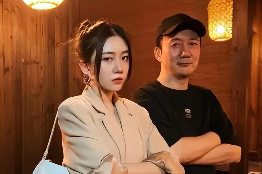 开工作室,坐拥10家公司,"消失"的王太利,才是娱圈的真正赢家