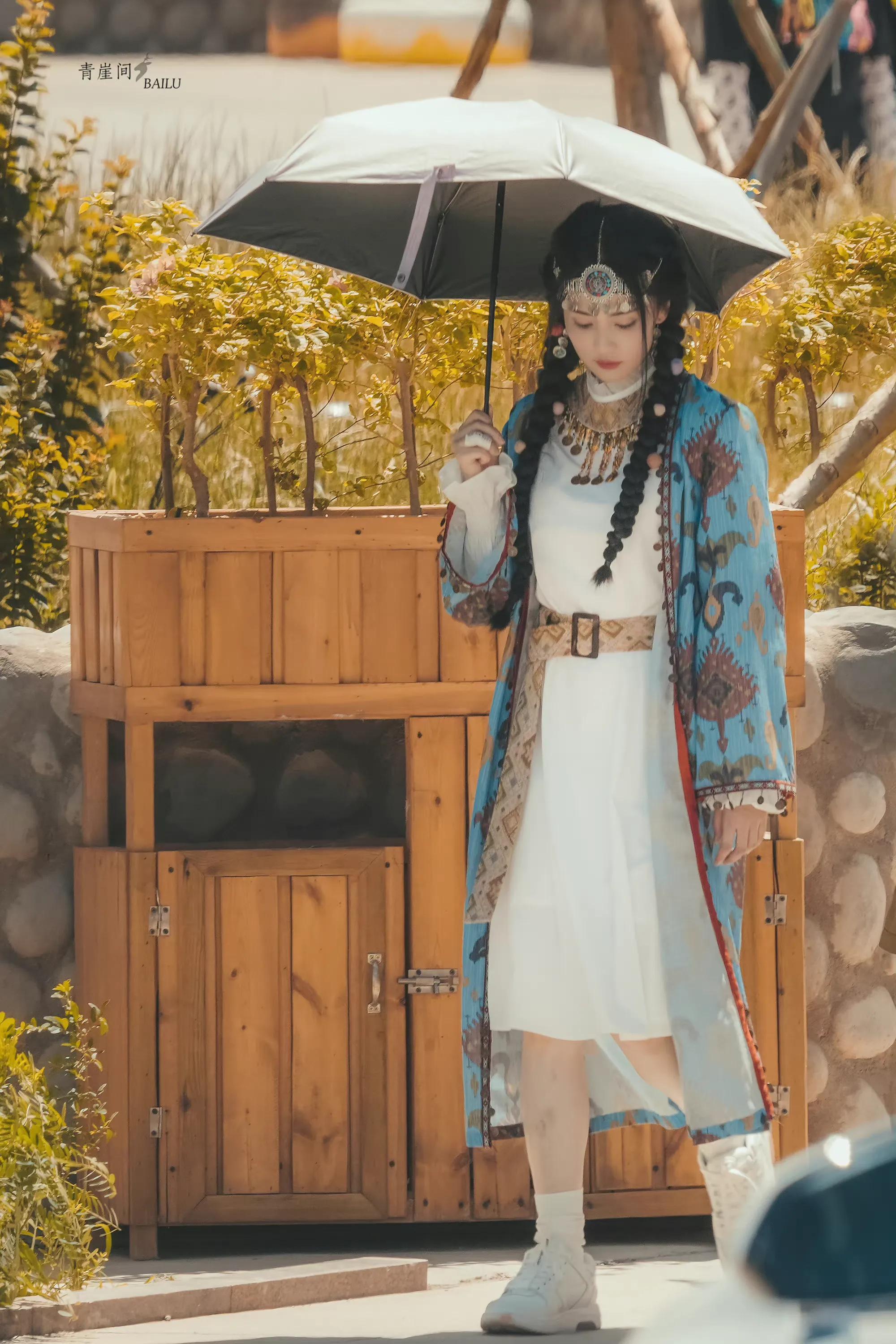 《奔跑吧》直播截图中的白鹿以及跑男新疆收官路透哦