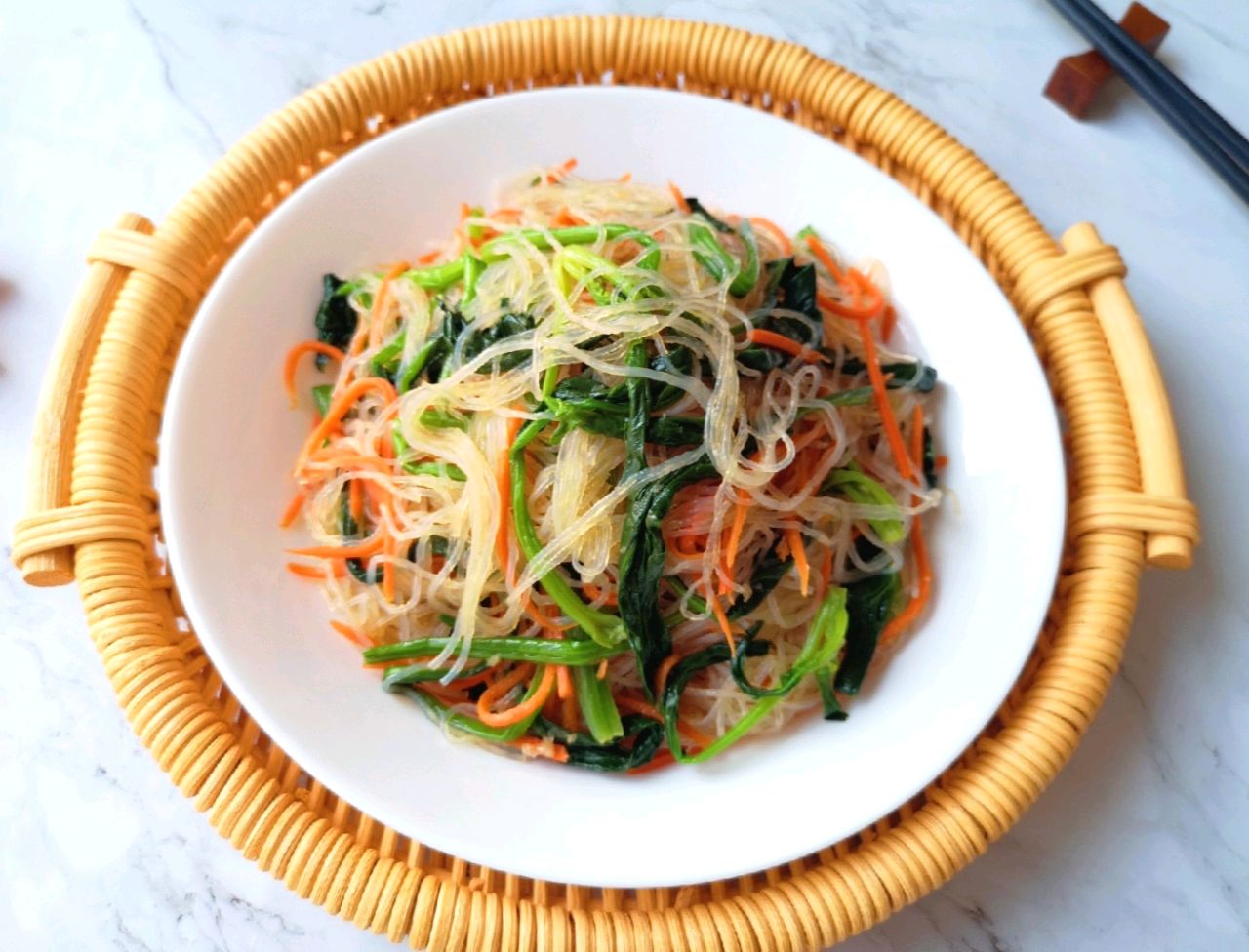 菠菜炒粉丝(菠菜炒粉丝的热量)-我的快乐小窝