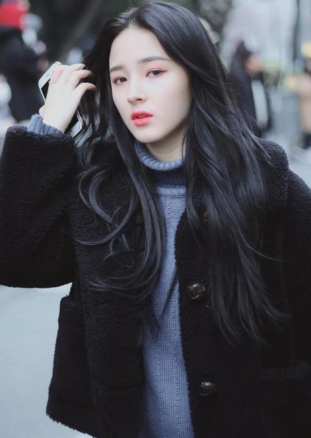 李承利,韩国超美女歌手,被誉为第一性感美女