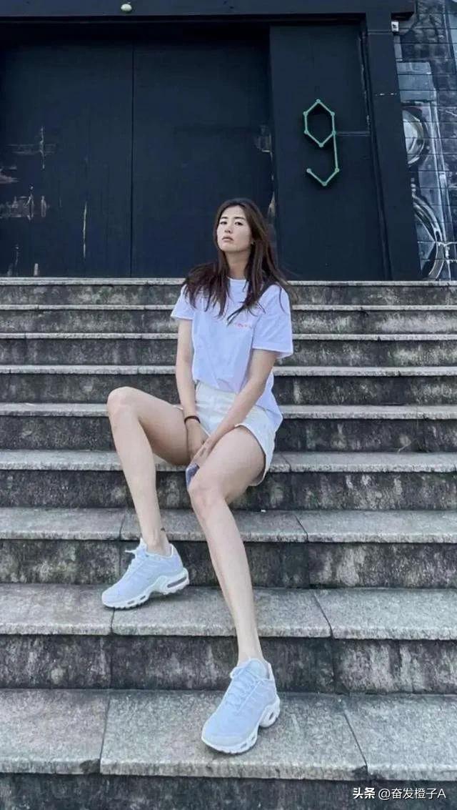 2022世界杯中國(guó)女足人員（女足最美門(mén)將趙麗娜，美貌與實(shí)力兼具，身材出眾，堪比模特）
