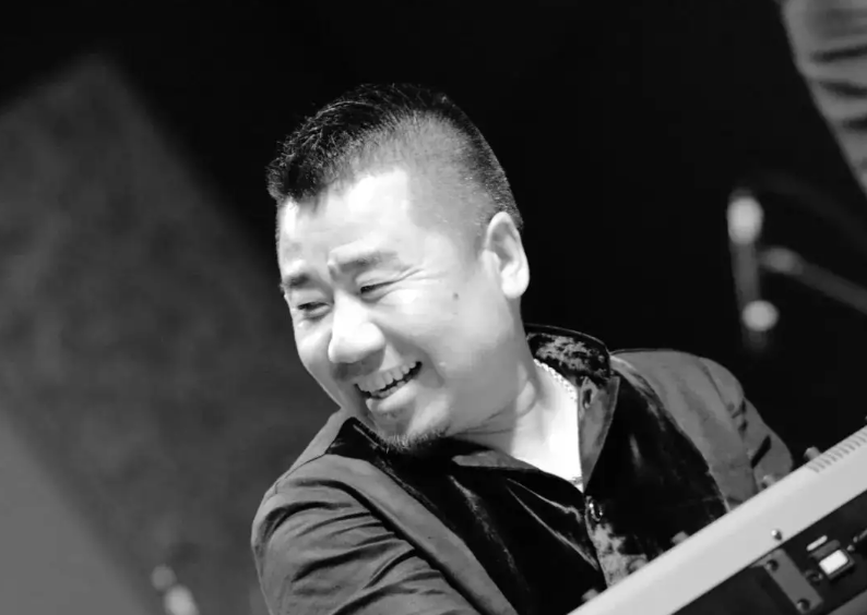 尤文老板中国女友（“京圈公主”朱珠：家世媲美韩雪，与顶级富豪恋爱，37岁嫁平庸男）