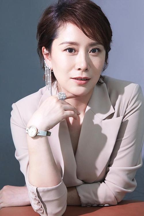 11年过去了,如果柏寒还在,看到如今被海清照顾的韩青,应该很欣慰-蘑菇