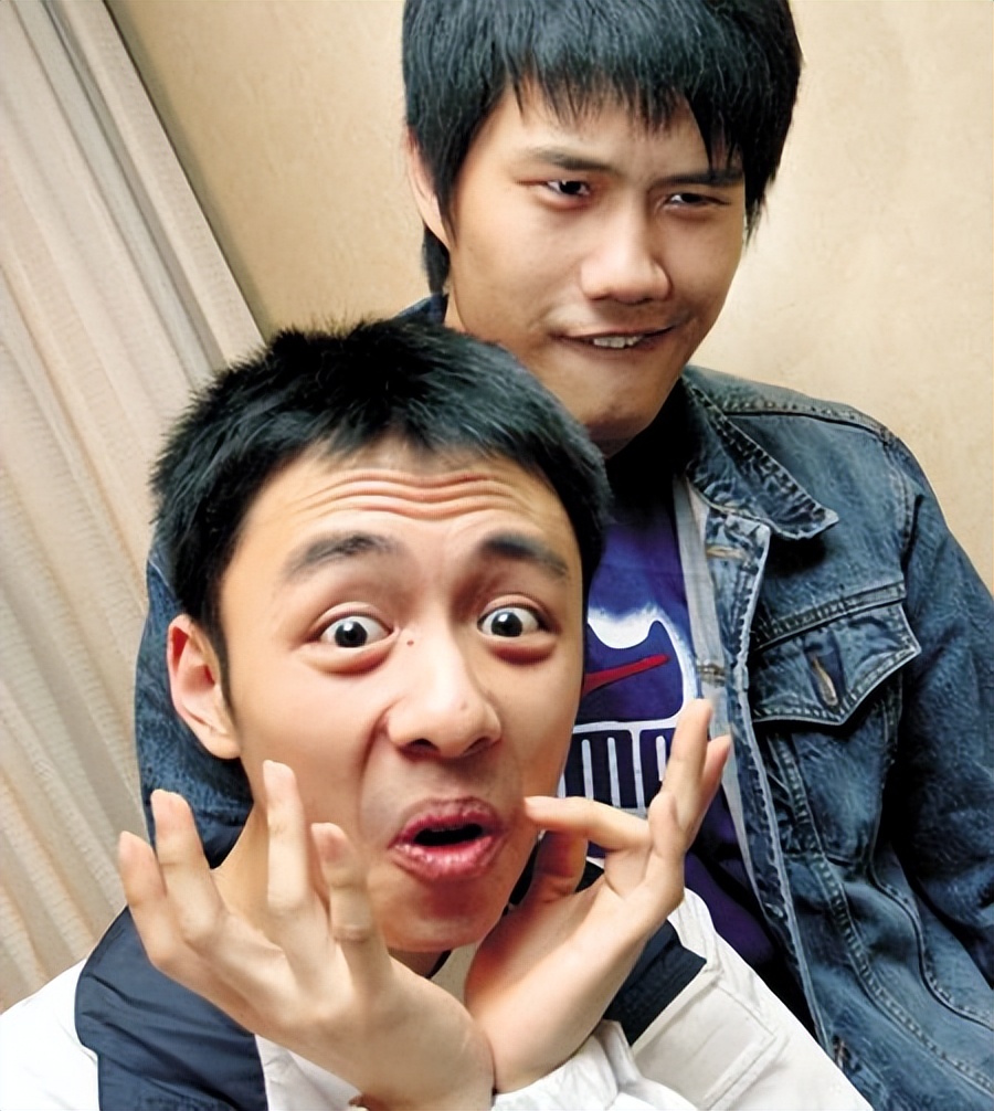 “网红鼻祖”后舍男孩：曾凭“对口型”火爆全网，如今怎么样了？