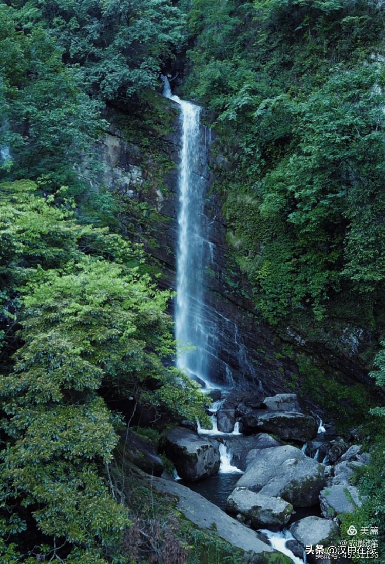 來此處踏青，不負(fù)春光不負(fù)卿