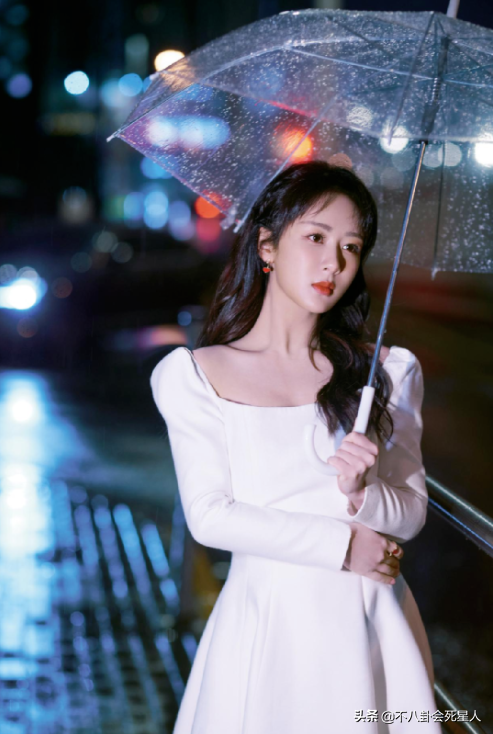 单看个个是美人，合照却开“大头特效”，这些女星被“虐惨”