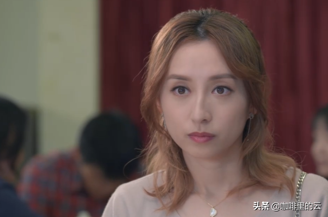 《香港爱情故事》：别被剧名蒙蔽，这可谓是TVB近年来少有的佳剧