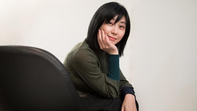 美女律师赖芳玉：为张清芳争取16亿赡养费，接手大S李靓蕾离婚案