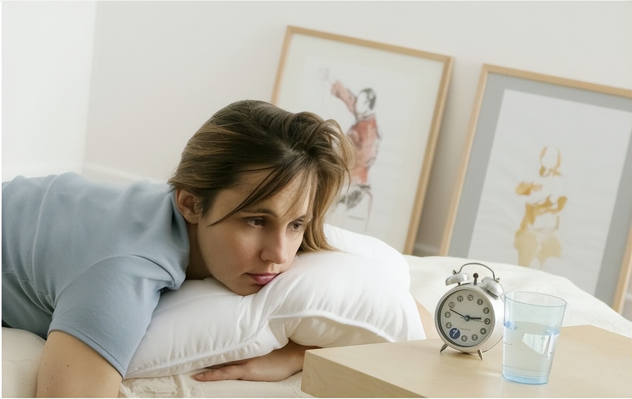 女人開始衰老時，4處會發出“提示”，女人心細就不難察覺