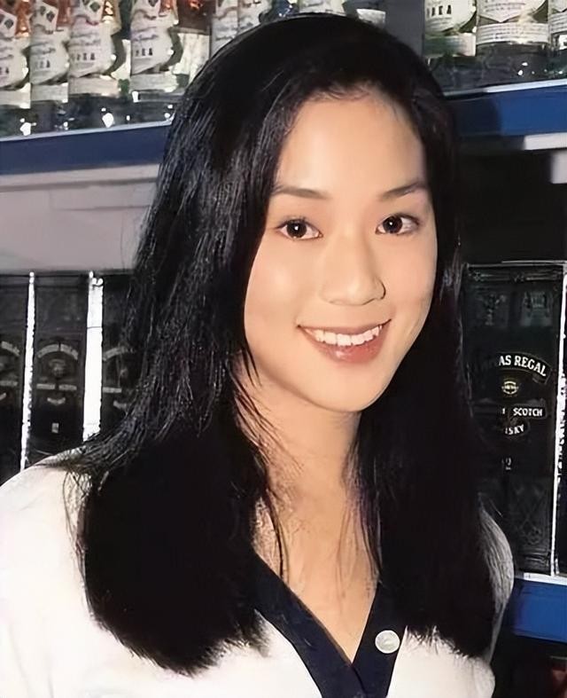 改八字,迁祖坟,23岁嫁豪门,"千亿儿媳"徐子淇能有多拼?