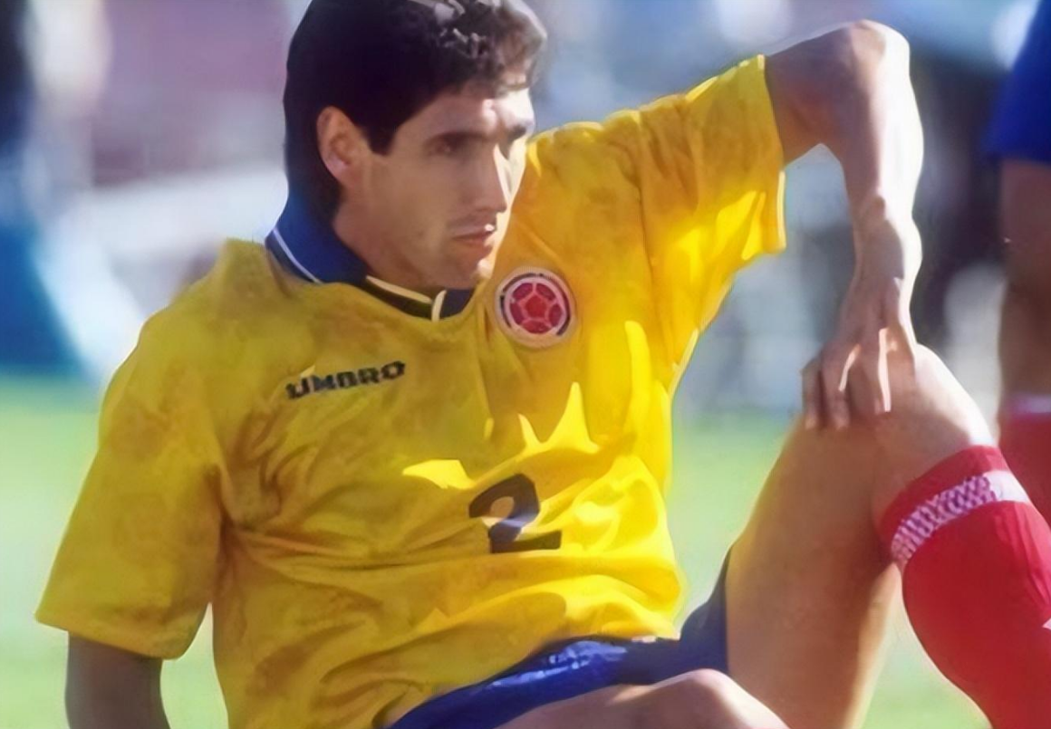 94世界杯哥伦比亚对美国（1994年世界杯，埃斯科巴一脚把球踢进自家球门，回国后被乱枪打死）
