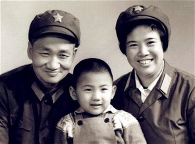 1976年毛主席逝世，毛岸青未能送葬，毛新宇：父亲一直很想念爷爷