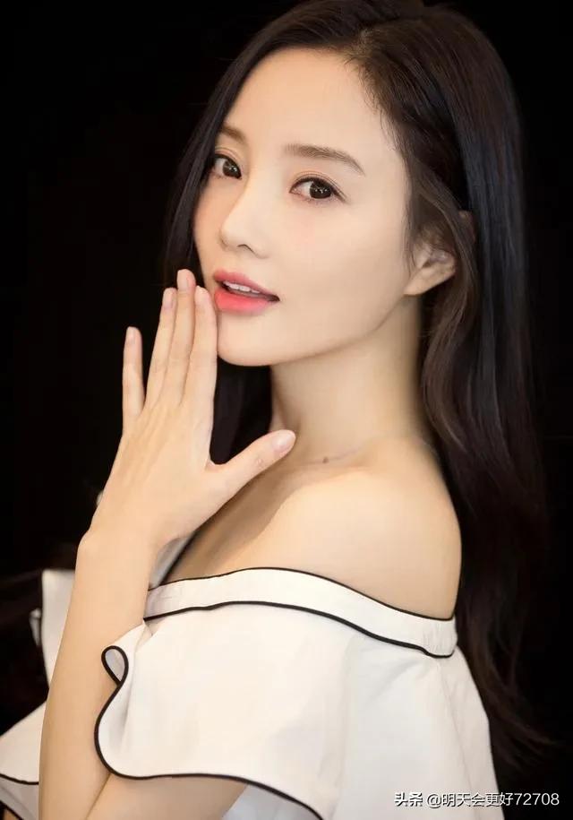 分享图片：李小路惊艳写真照