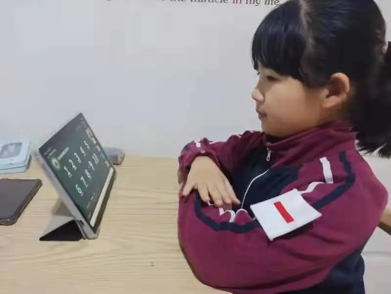 郑东新区文苑学校一二年级线上表现性评价：萌娃趣闯关 云端智慧行