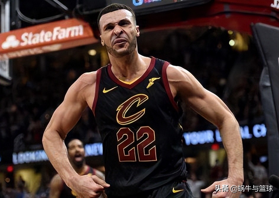 为什么nba不积极抢进攻篮板(在NBA，应该没有比小南斯更痛苦的球员了)