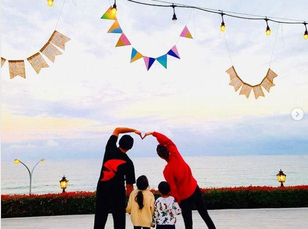 昆凌挺孕肚练拳击，周杰伦化身爱妻私人陪练，夫妻俩情人节好甜