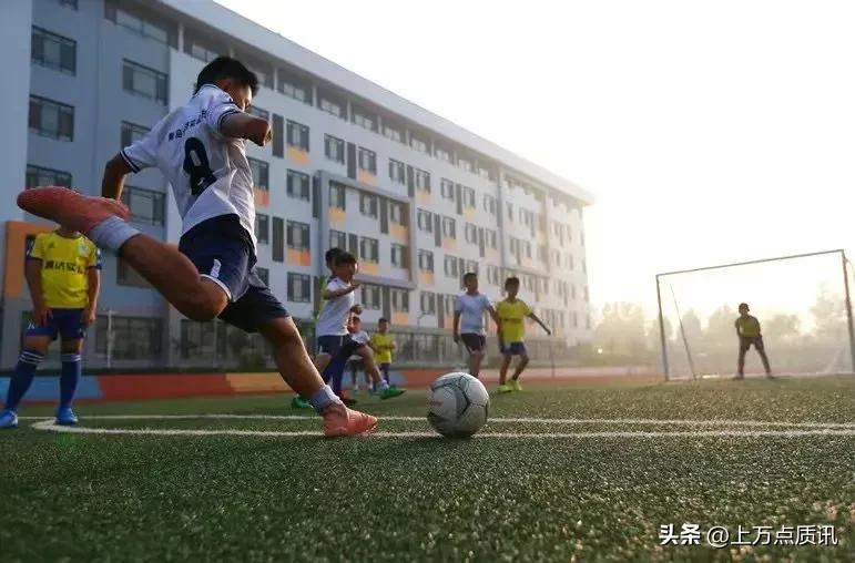 “区长杯”校园足球联赛，青岛通济实验学校蝉联三冠！