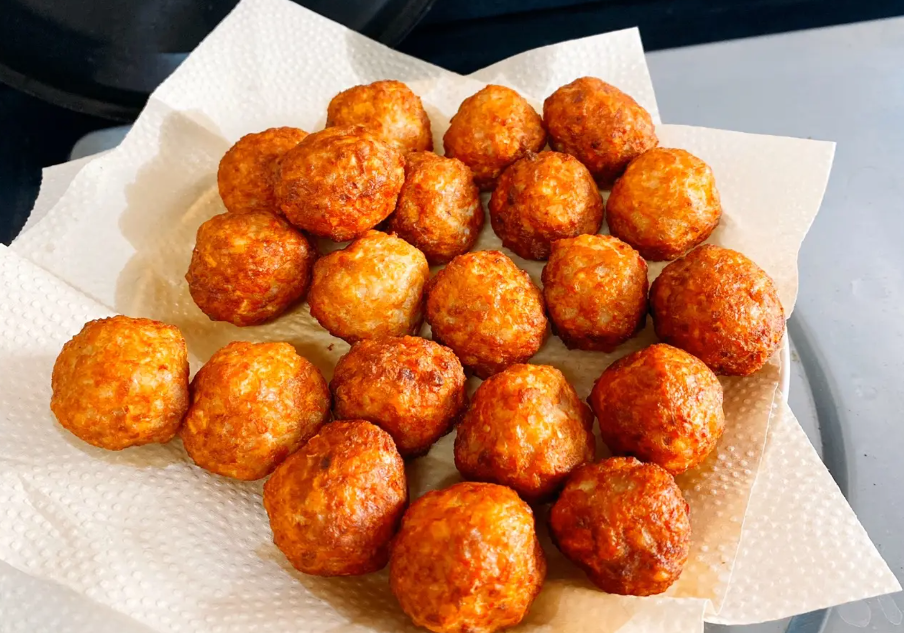 炸肉丸时,别再傻傻用淀粉,牢记这3种东西,酥脆金黄全家爱吃