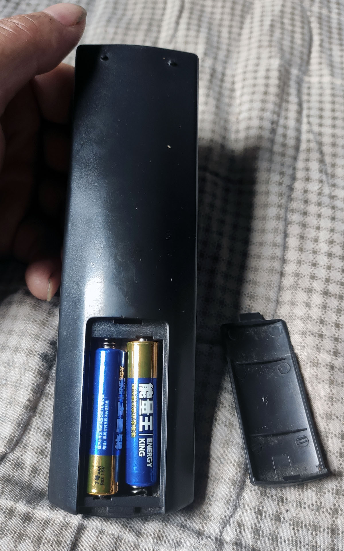 电视遥控器失灵修复的意外发现