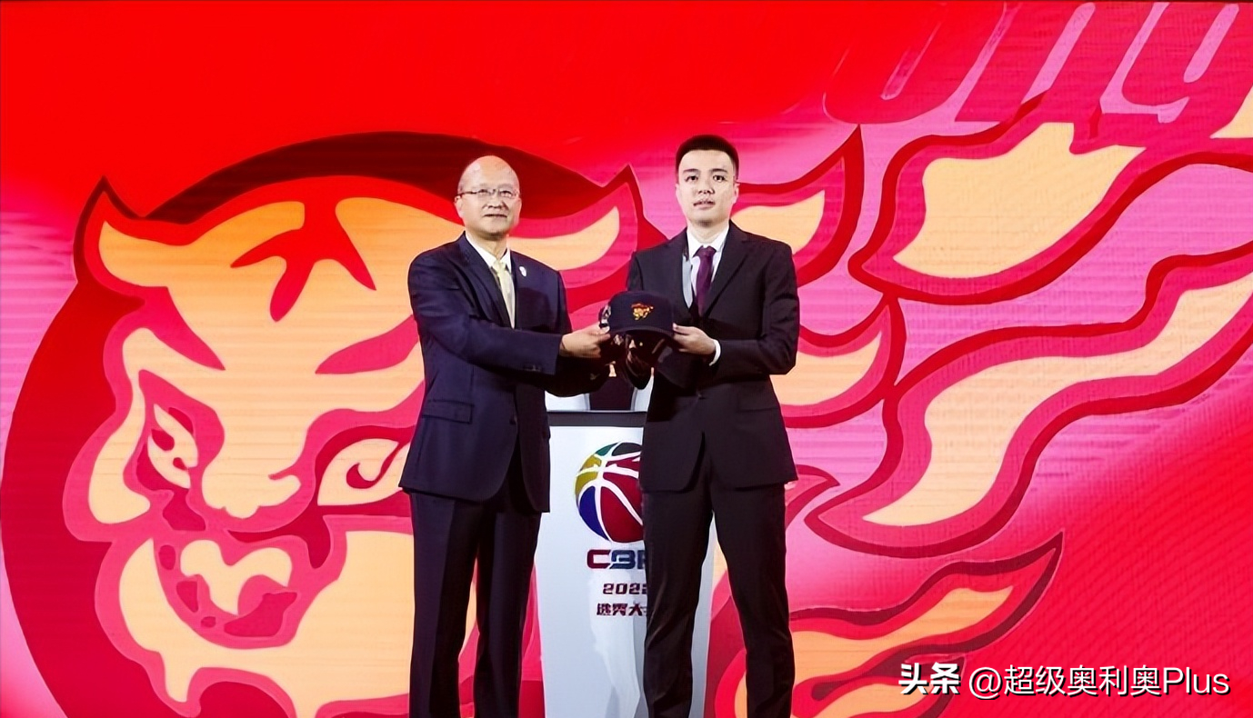 廣東隊cba球員名單2022（廣東隊兩消息，再注冊3名球員曾繁日確認留隊，曾茂洲獲正式合同）