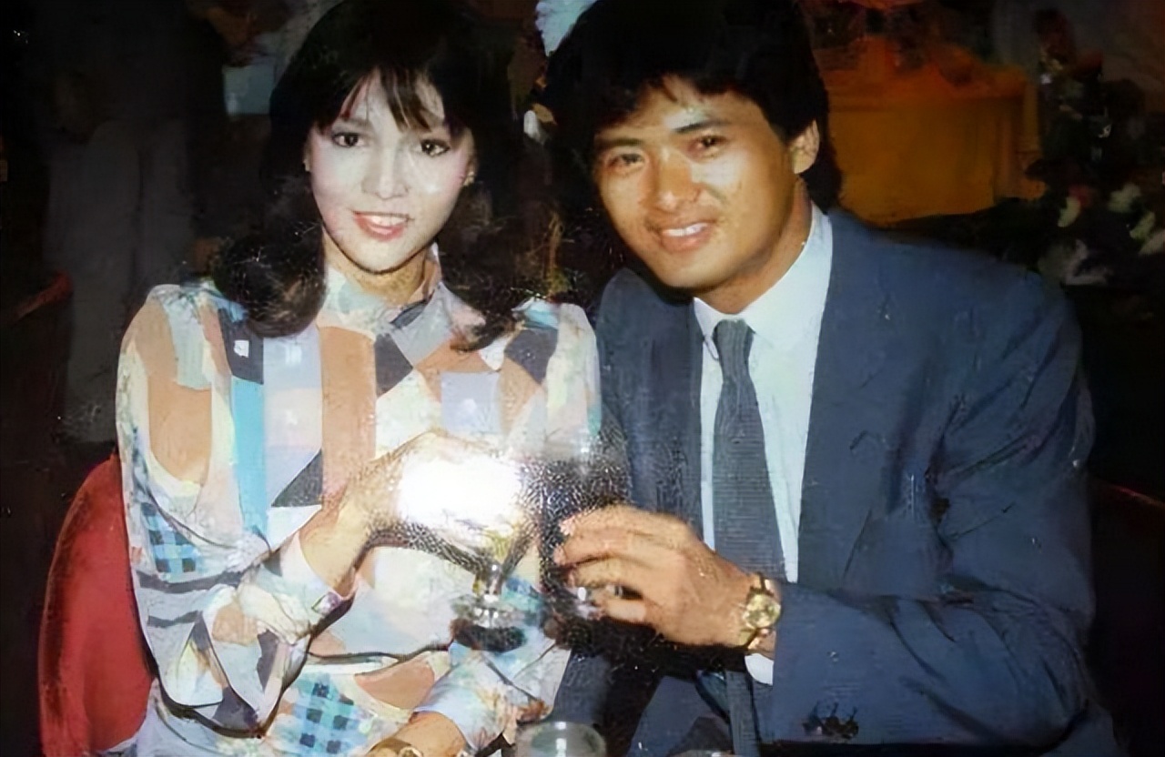 吕方和郑裕玲分手12年后,一个婚姻幸福,一个除了钱一无所有