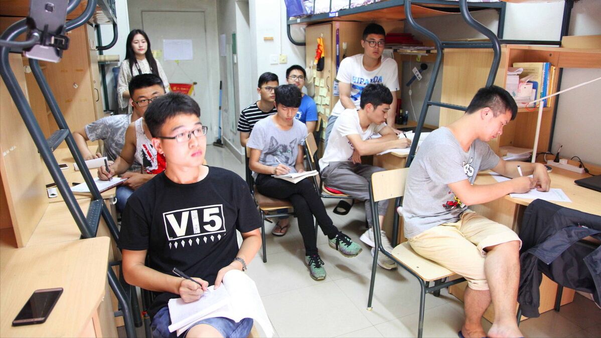 2022年考研学生须注意，这些院校不再提供宿舍，读研花销又增多了