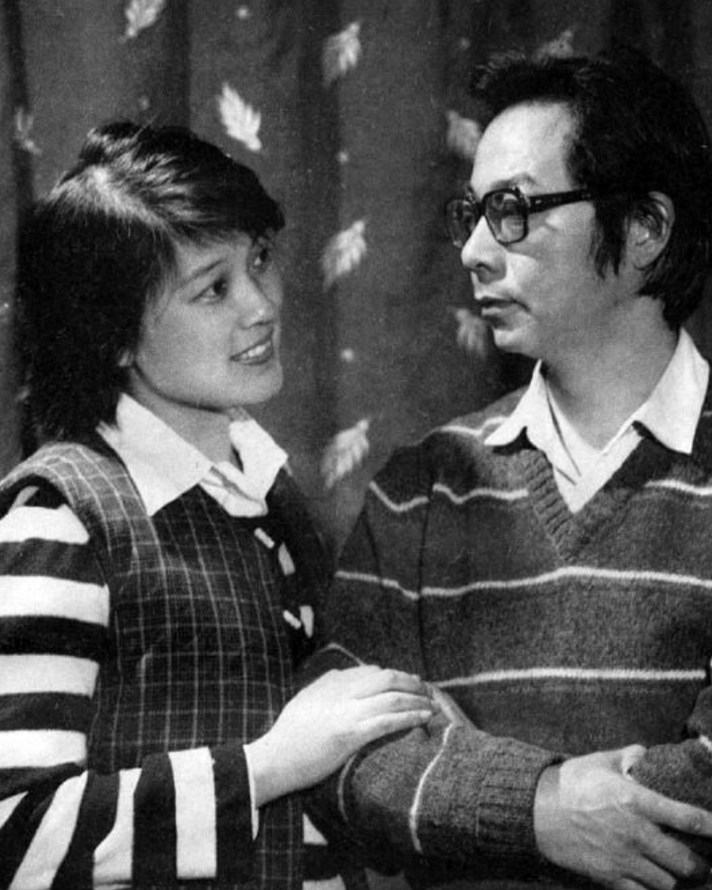 演员宋春丽：因拍戏终身不育，61岁却如愿当上母亲，自称无怨无悔