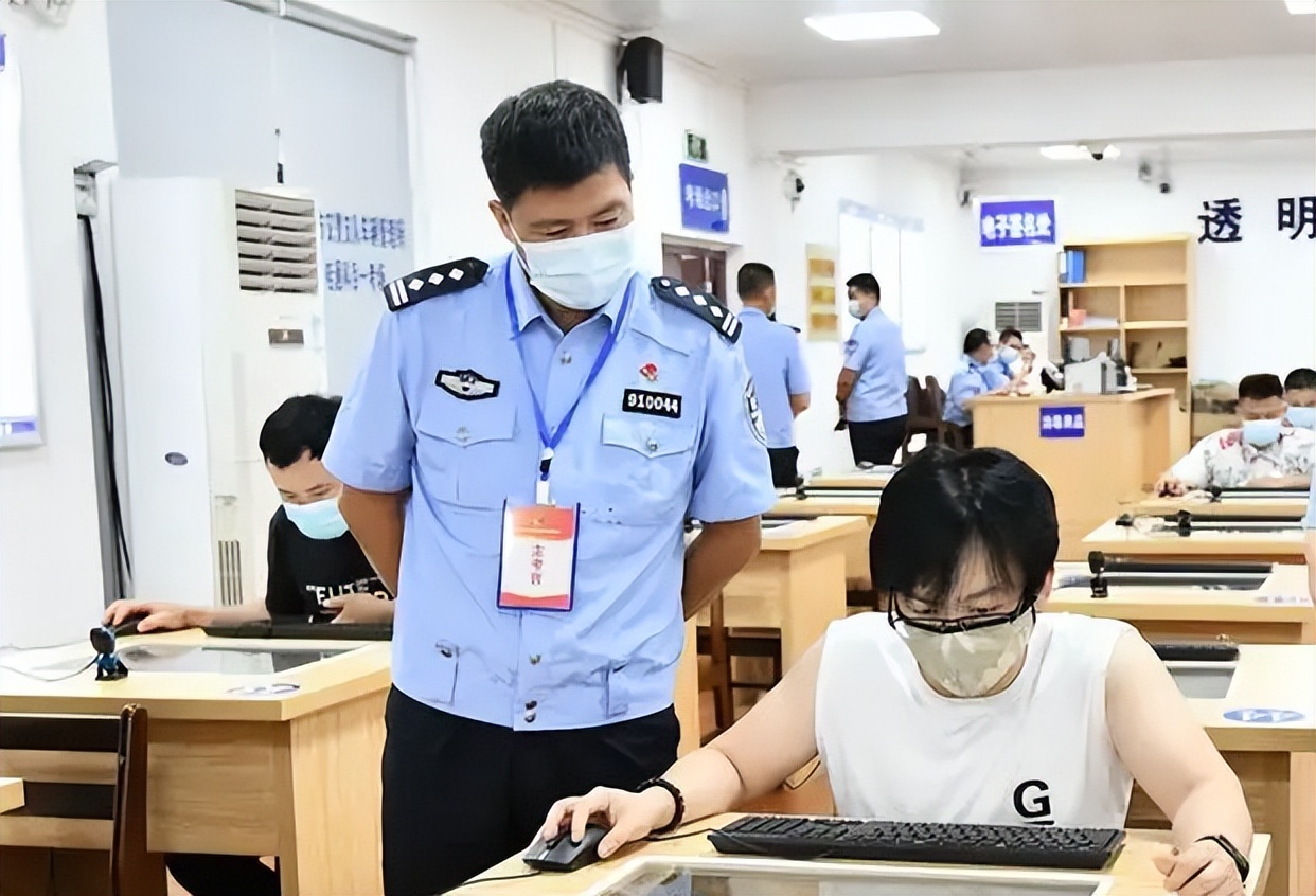 大学毕业以后，这4个证书就是找工作的“底牌”，在学校要考到手