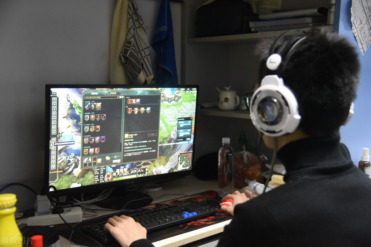 哈工程李宏亮教授红遍网络，他为什么要解散63人的学生群？