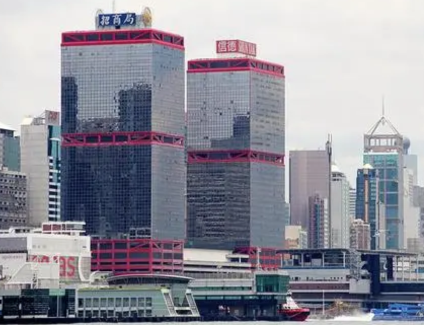 香港两位“单身”女富豪，1个身家200多亿，1个在上海有百套房子